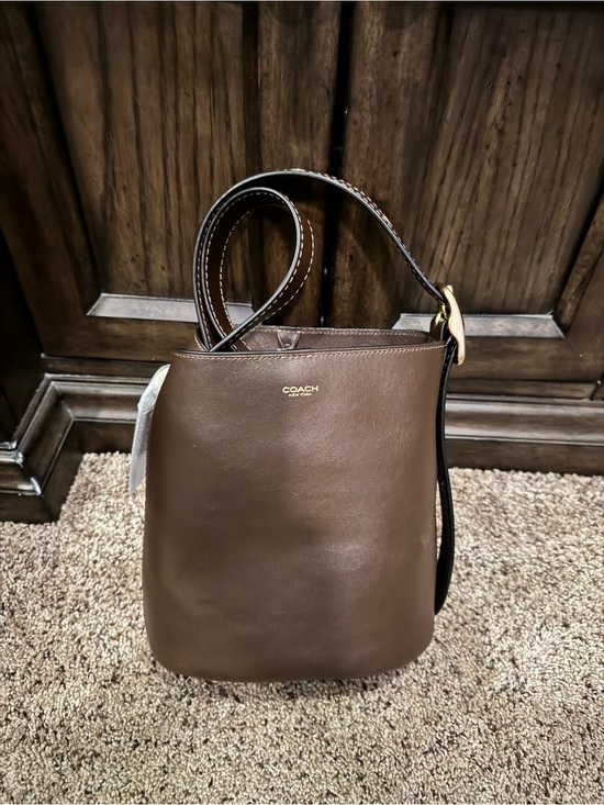 Coach Handbags - COACH BLEEKER BUCKET BAG 21 Brown Leather Bucket Bag